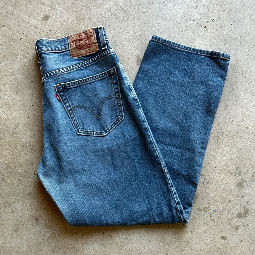 VTG Levi 559 Relaxed Straight Leg Jeans Men's 32x30 Blue Denim Y2K Grunge Skate